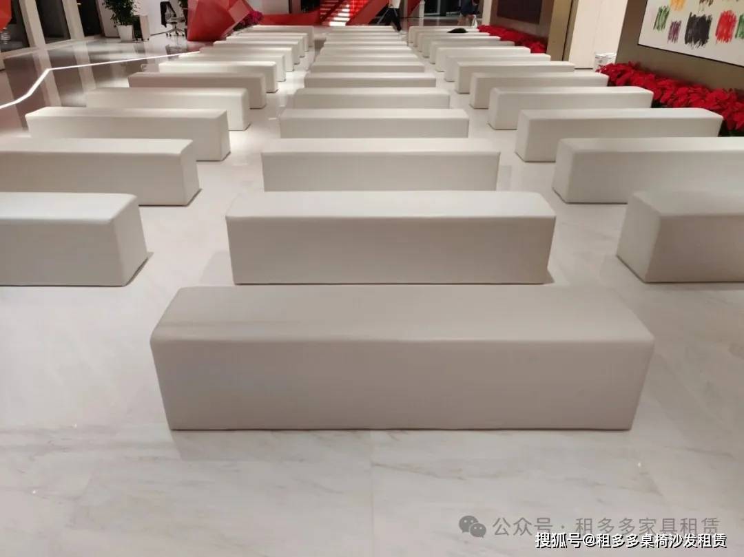 白色长面包凳租赁 120/180×40×H40cm 时装周面包凳出租