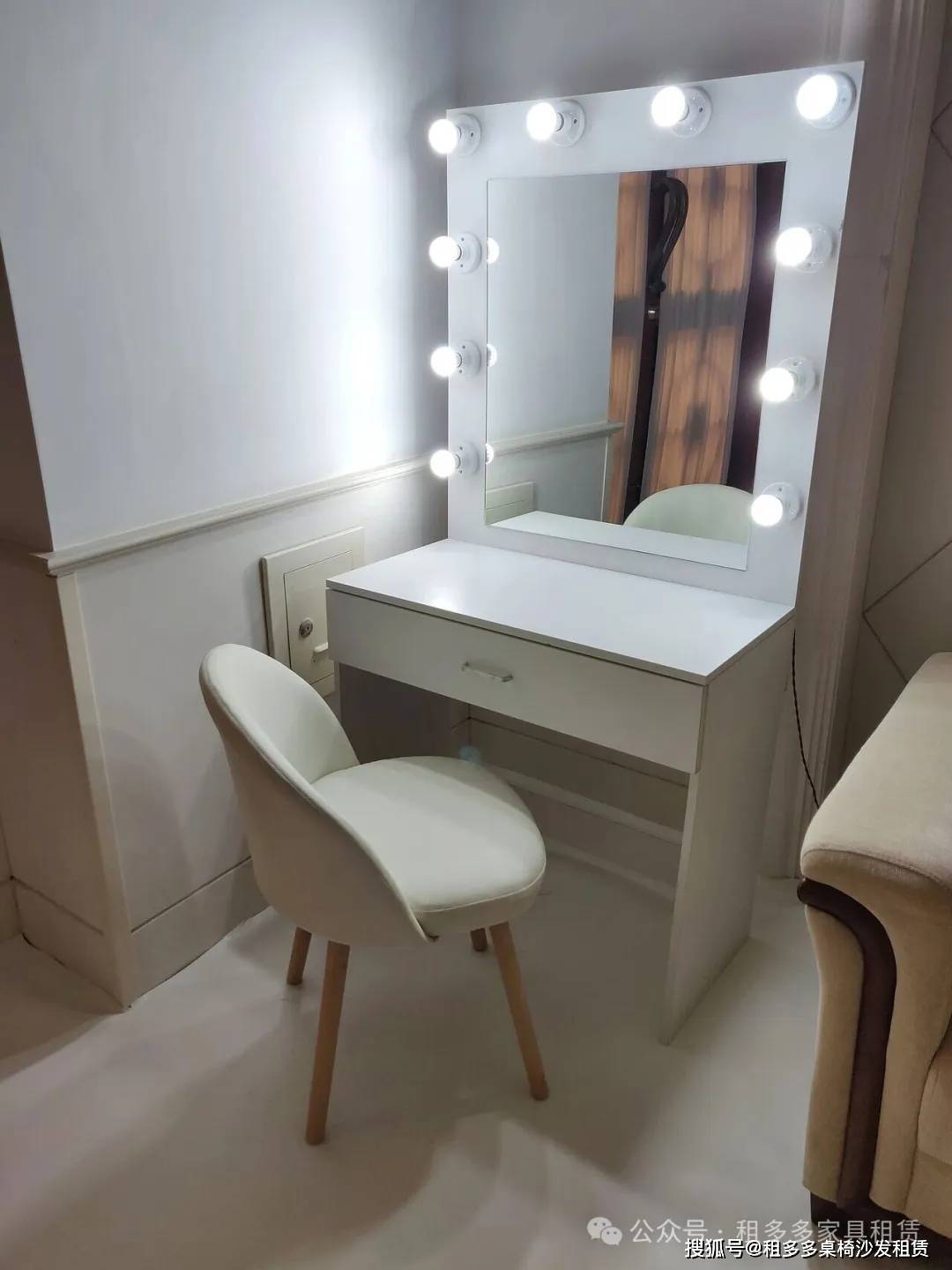 白色梳妆台出租 80×40×H160cm 秀场后台化妆桌租赁
